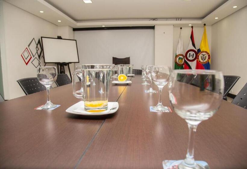 Отель Merlott 70