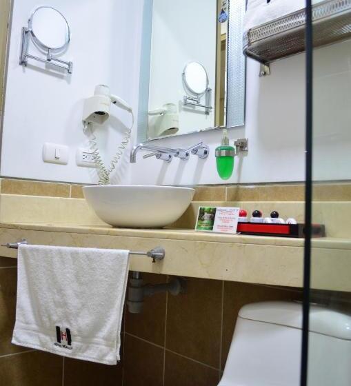 Отель Merlott 70