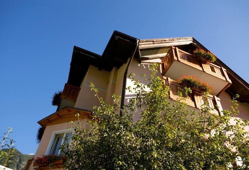 בית מלון כפרי Michela