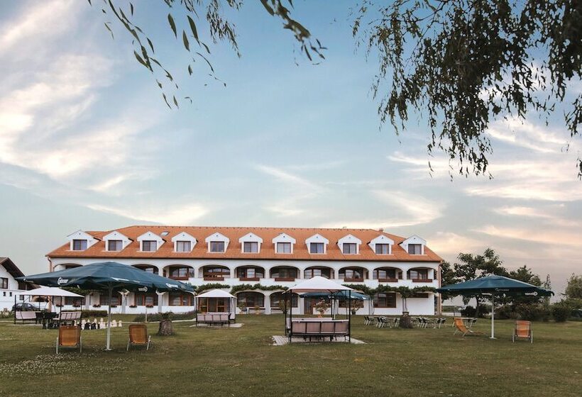 Отель Mörbischerhof