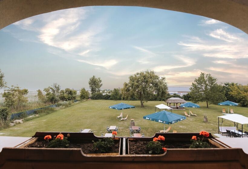 Отель Mörbischerhof