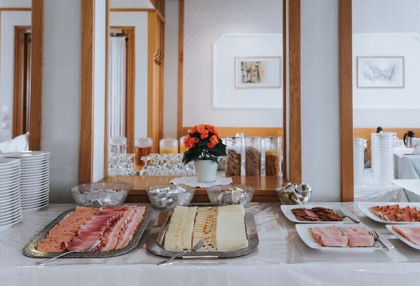 Отель Mörbischerhof