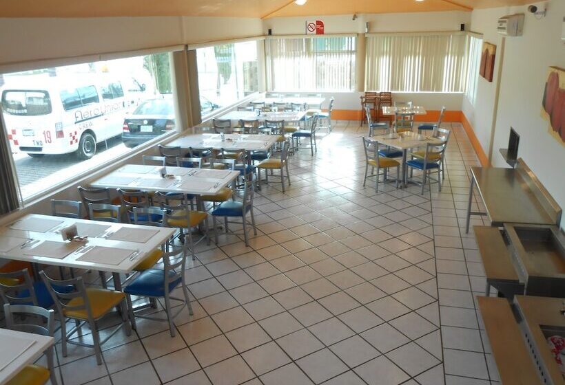 בית מלון כפרי Splash Inn