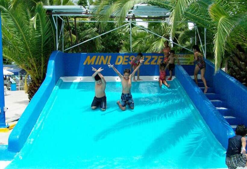 בית מלון כפרי Splash Inn