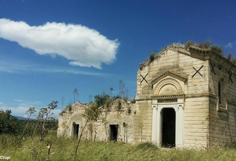 هتل Tenuta Santa Lucia