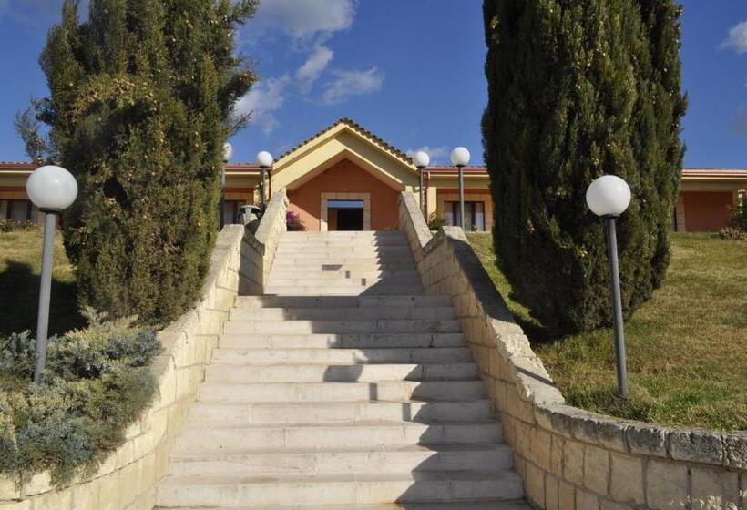 هتل Tenuta Santa Lucia