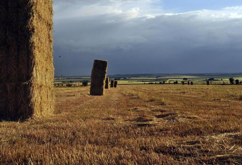 هتل Tenuta Santa Lucia