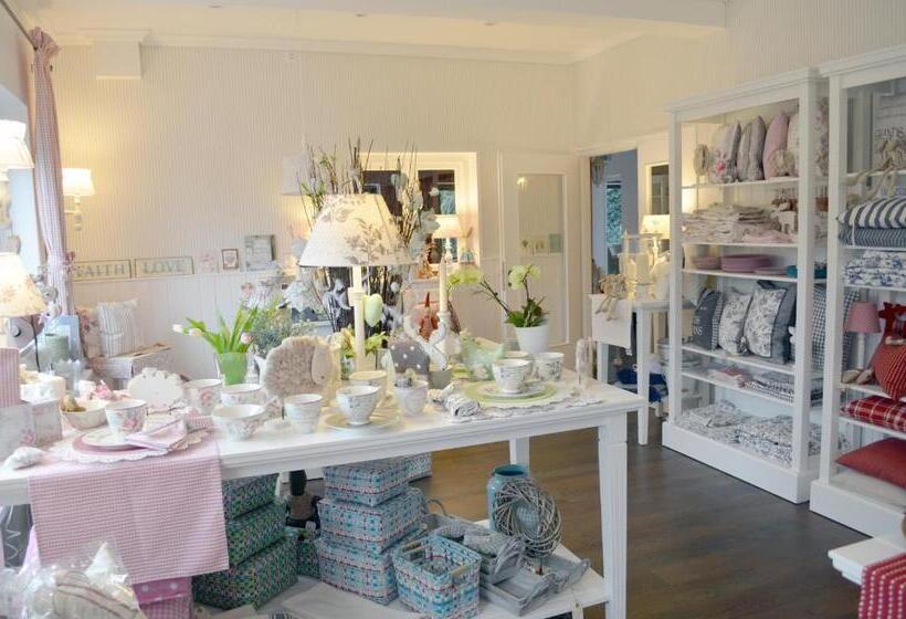 فندق Zum Goldenen Hirsch