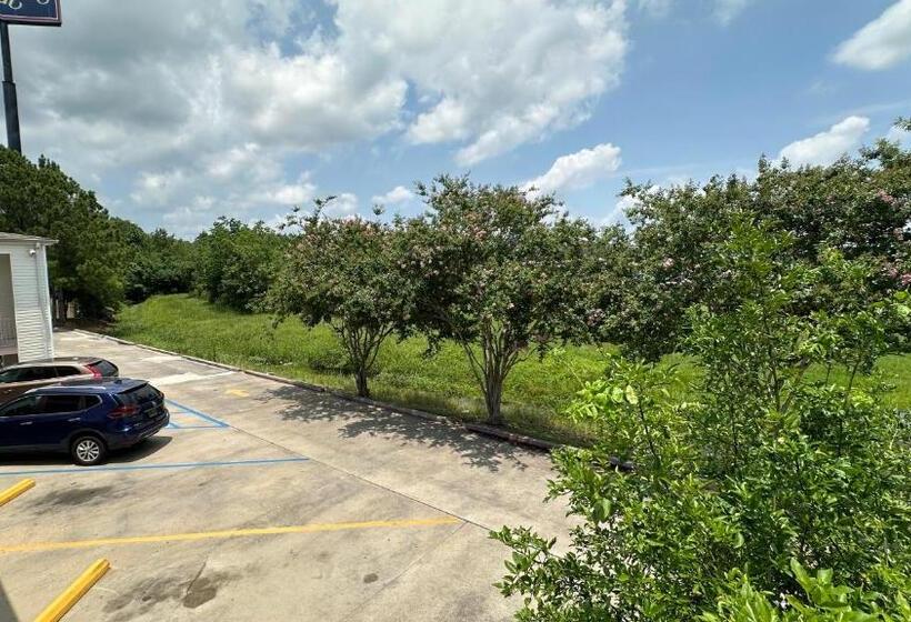 Мотель Carom Inn Denham Springs Baton Rouge