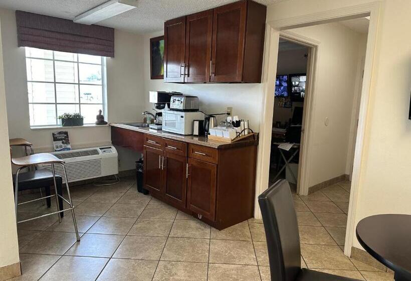 Мотель Carom Inn Denham Springs Baton Rouge