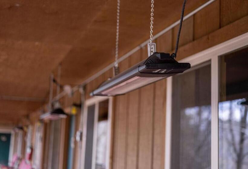 فندق على الطريق The Lookout Lodge