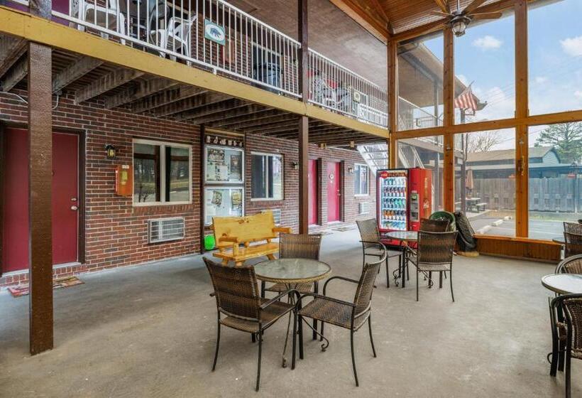 فندق على الطريق The Lookout Lodge