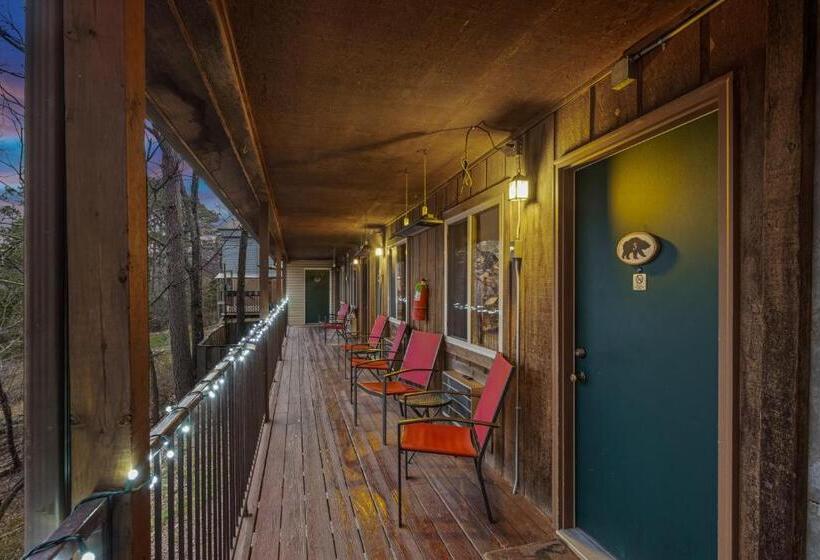 فندق على الطريق The Lookout Lodge