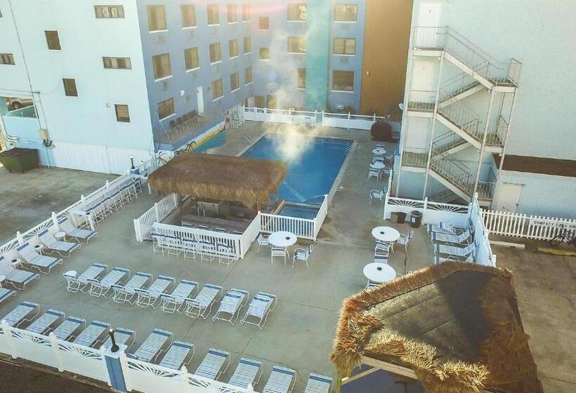 Oceanic Hotel & Barefoot Tiki Bar