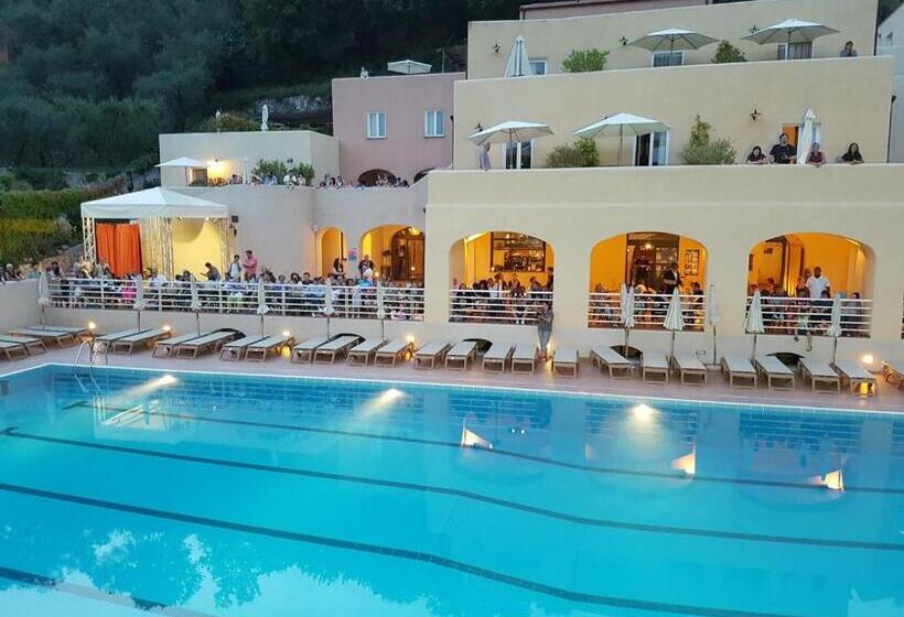 레지던스 Il Villaggio Di Giuele