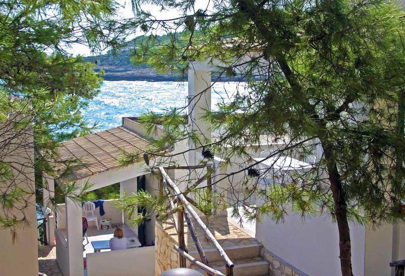 استراحتگاه Crovatico Club Vacanze