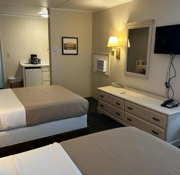 The Admiral Hotel/motel