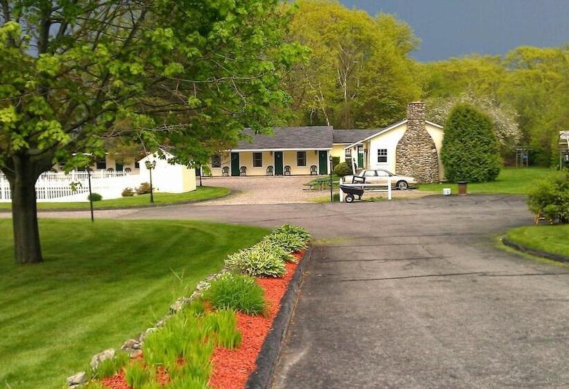 Tallwood Motel Wells