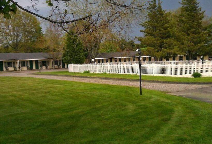 Tallwood Motel Wells