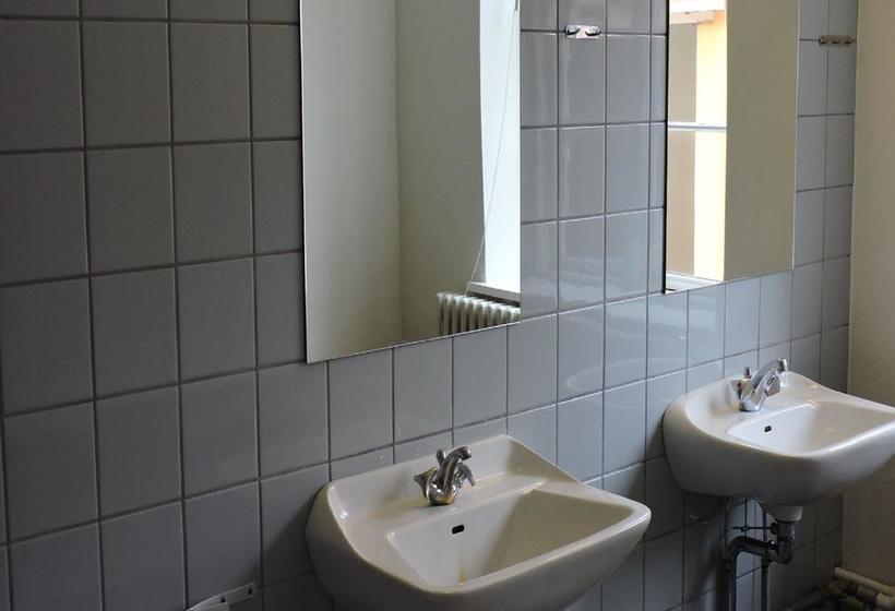 Femmasteren Hotel & Hostel