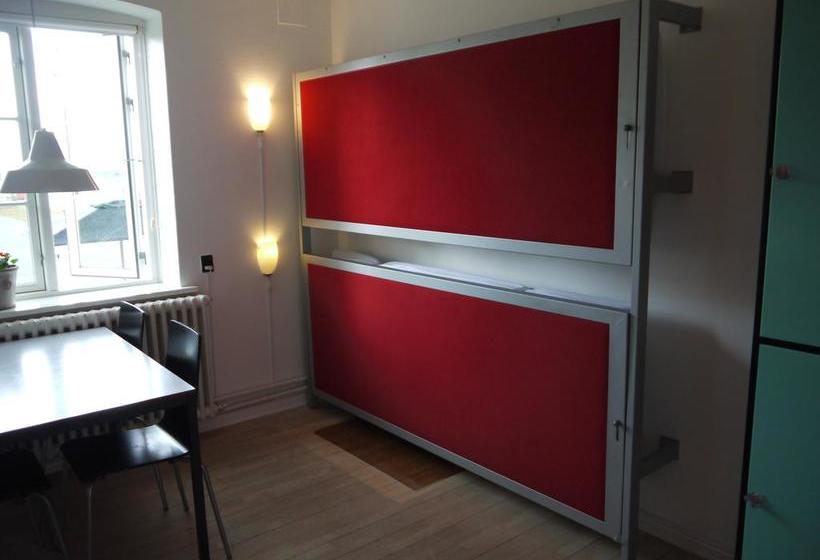 Femmasteren Hotel & Hostel