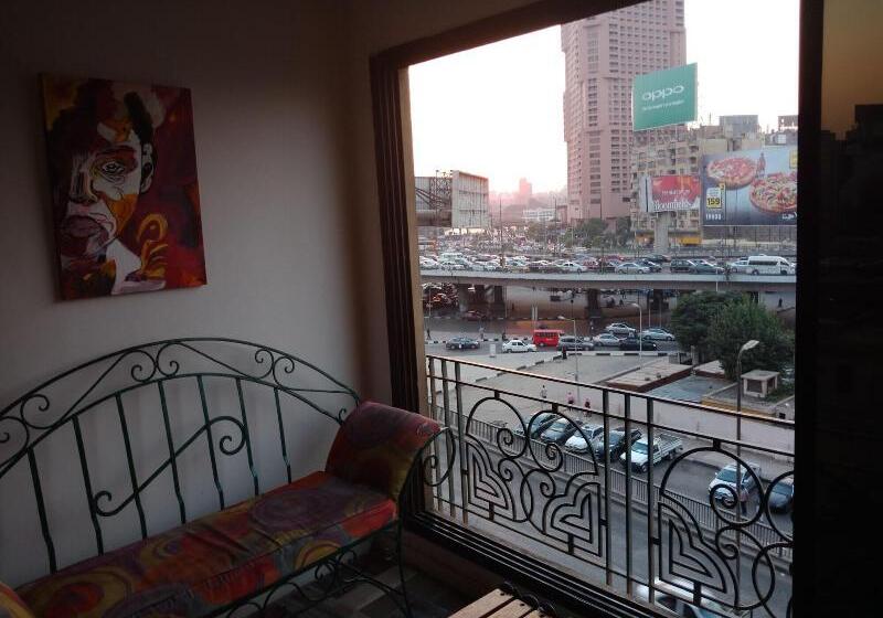 هاستل Invitation