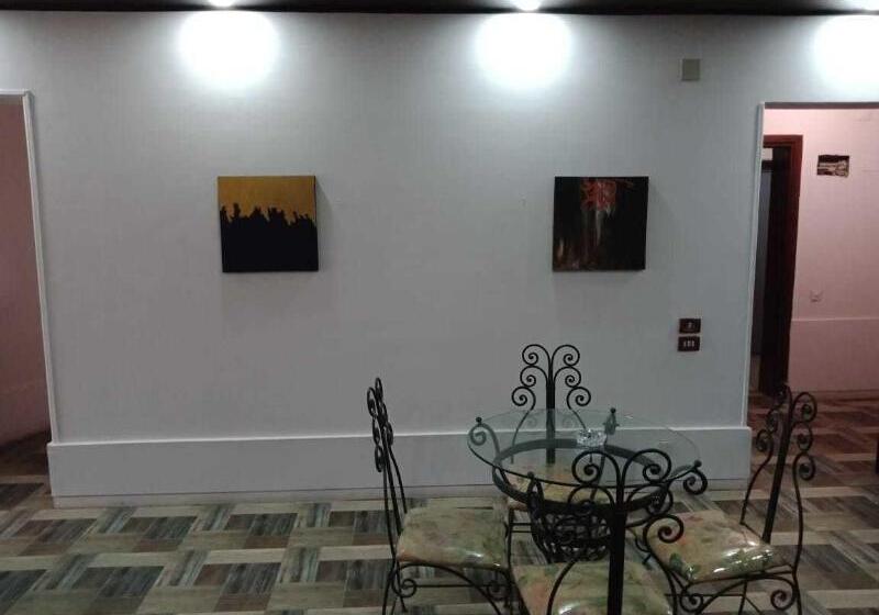 هاستل Invitation