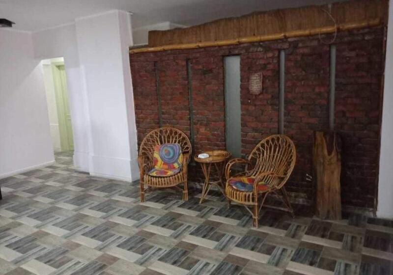 هاستل Invitation