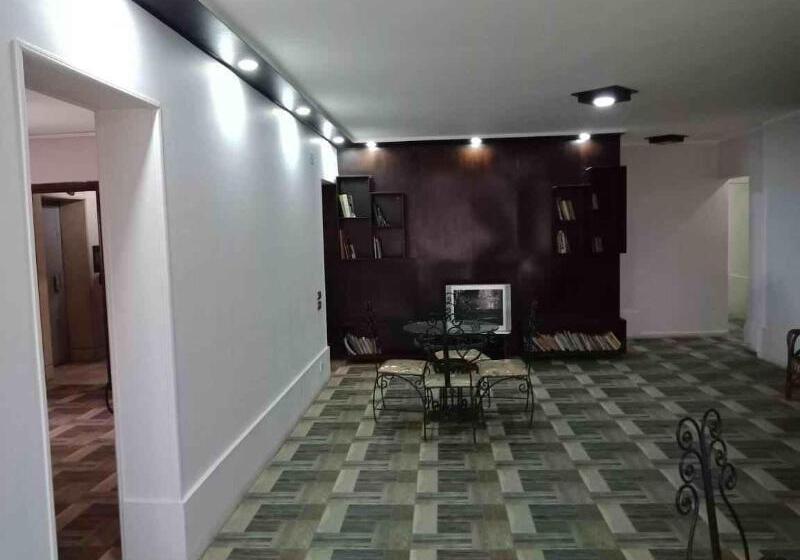 هاستل Invitation