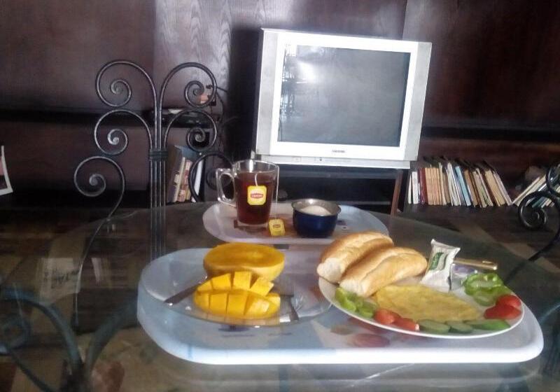 هاستل Invitation