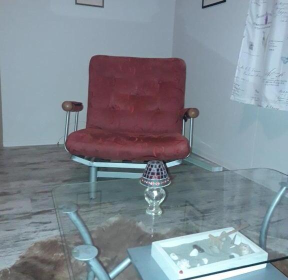 تختخواب و صبحانه Art Home