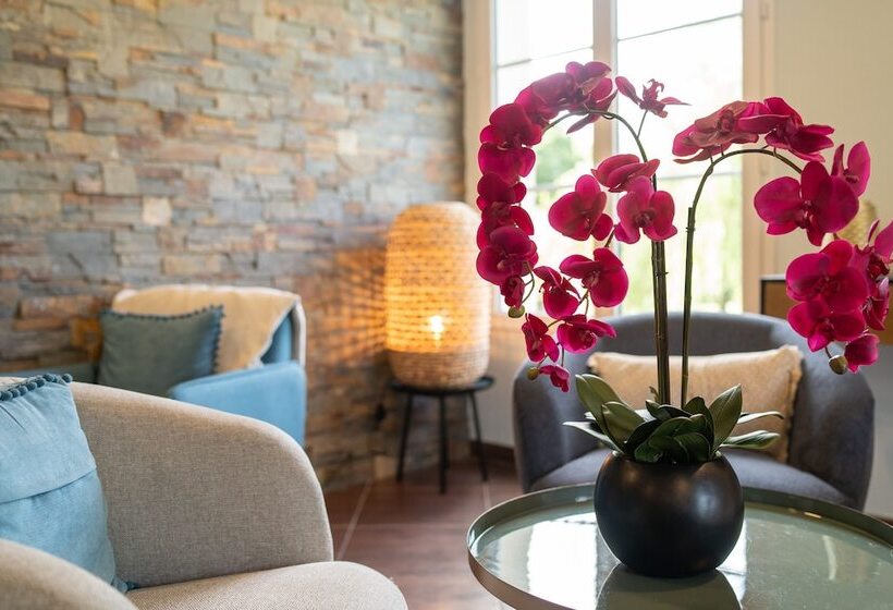 Brit Hotel Confort La Tour Blanche