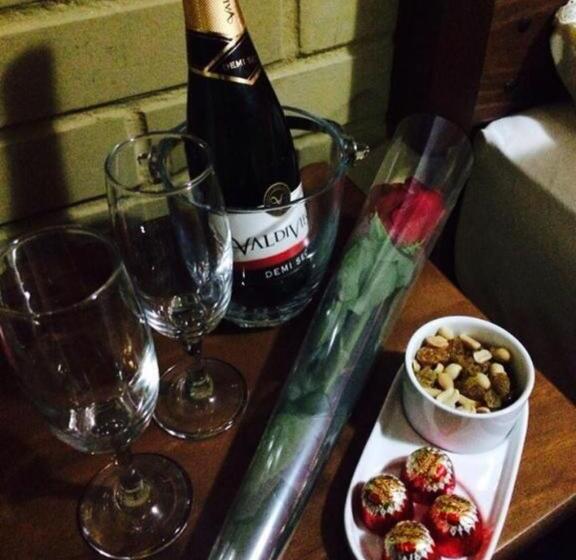 Casa Roble Añejo Bed & Breakfast