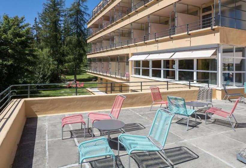 Cransmontana Youth Hostel