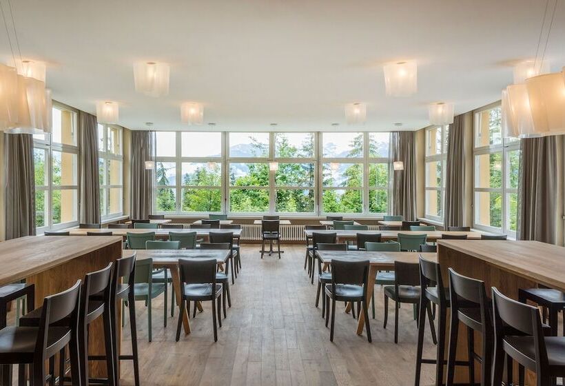 Cransmontana Youth Hostel