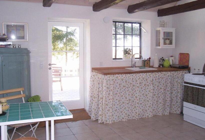 Dyrlev Bed & Breakfast