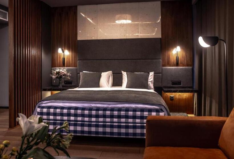 فندق Apeiro City Avant Garde