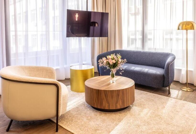 فندق Apeiro City Avant Garde