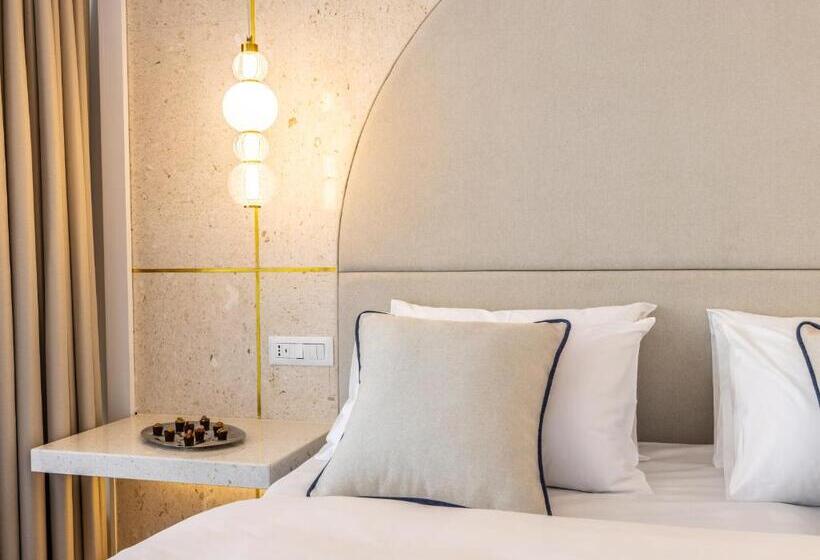 فندق Apeiro City Avant Garde