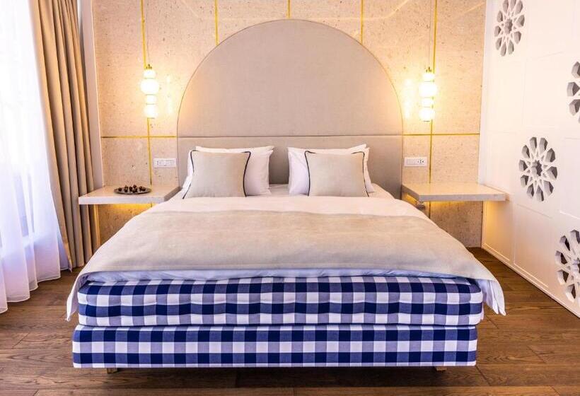 فندق Apeiro City Avant Garde