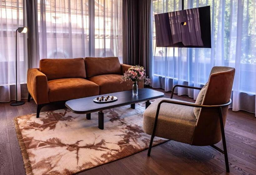 فندق Apeiro City Avant Garde