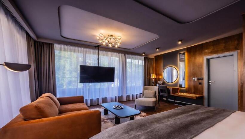 فندق Apeiro City Avant Garde