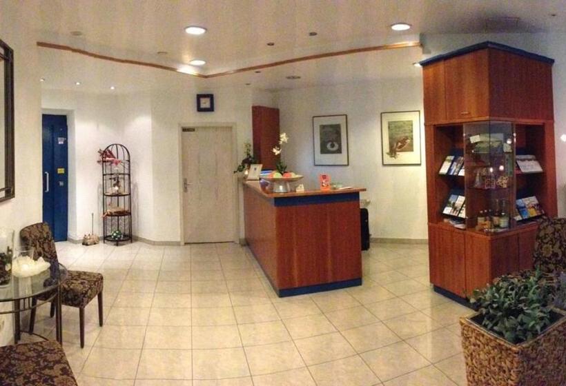 호텔 Café Konditorei Köppel