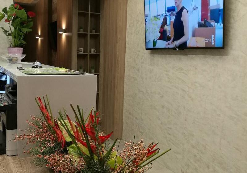 فندق Apeiro City Avant Garde