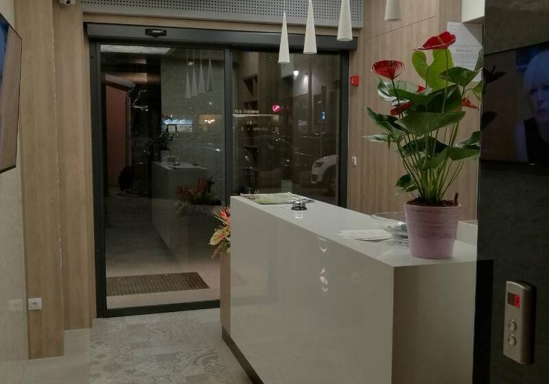 فندق Apeiro City Avant Garde