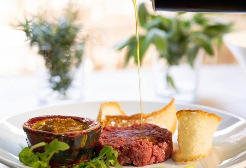 Отель Constellation