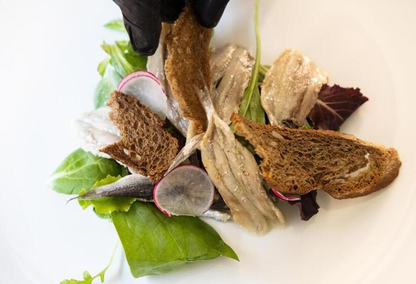 Отель Constellation