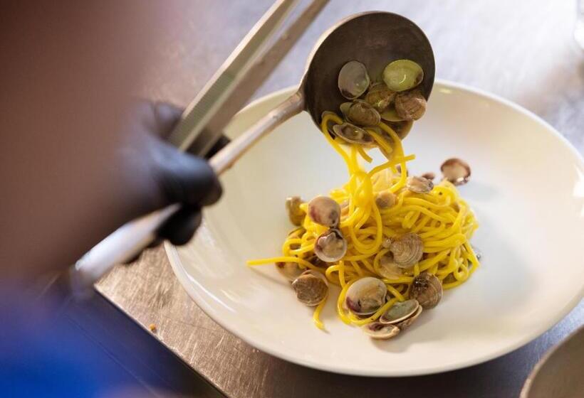 Отель Constellation