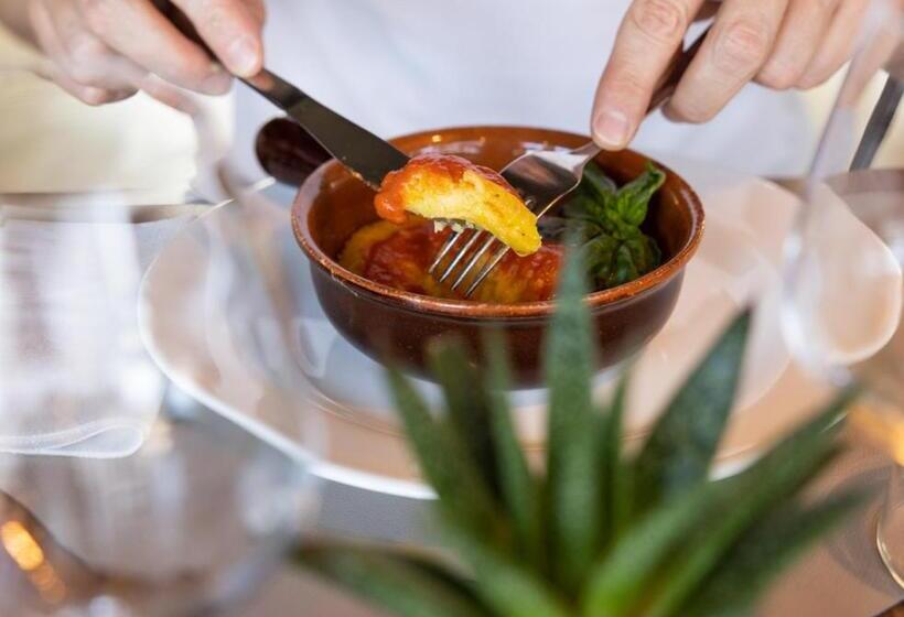 Отель Constellation