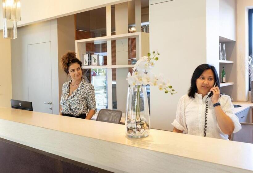 Отель Constellation